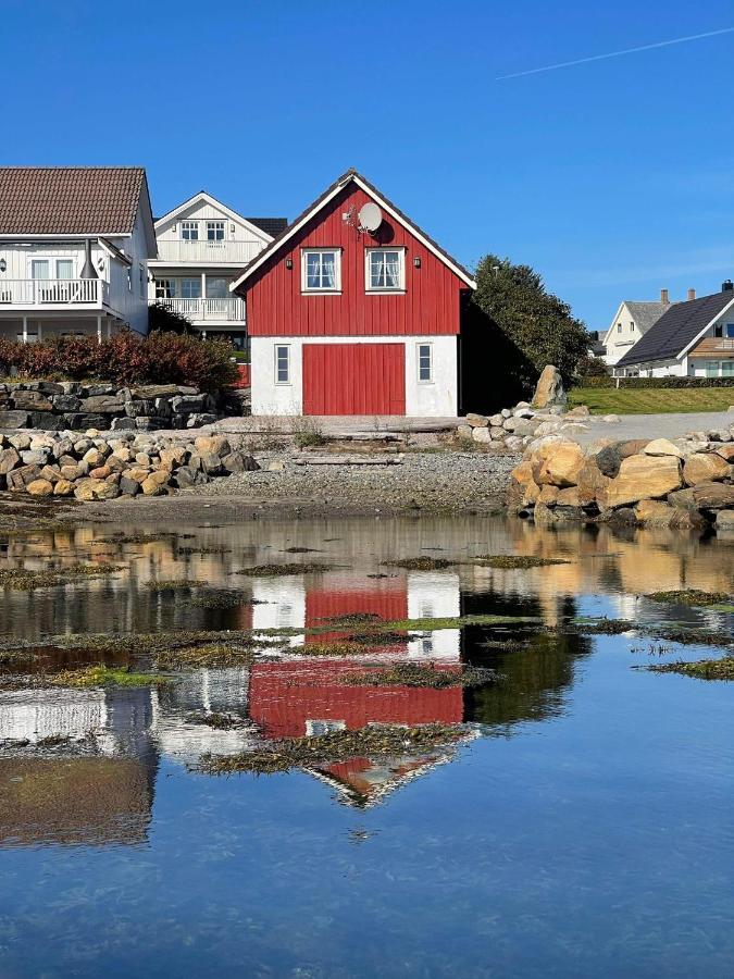 Waterfront Rorbu - By The Beach Bud Eksteriør billede