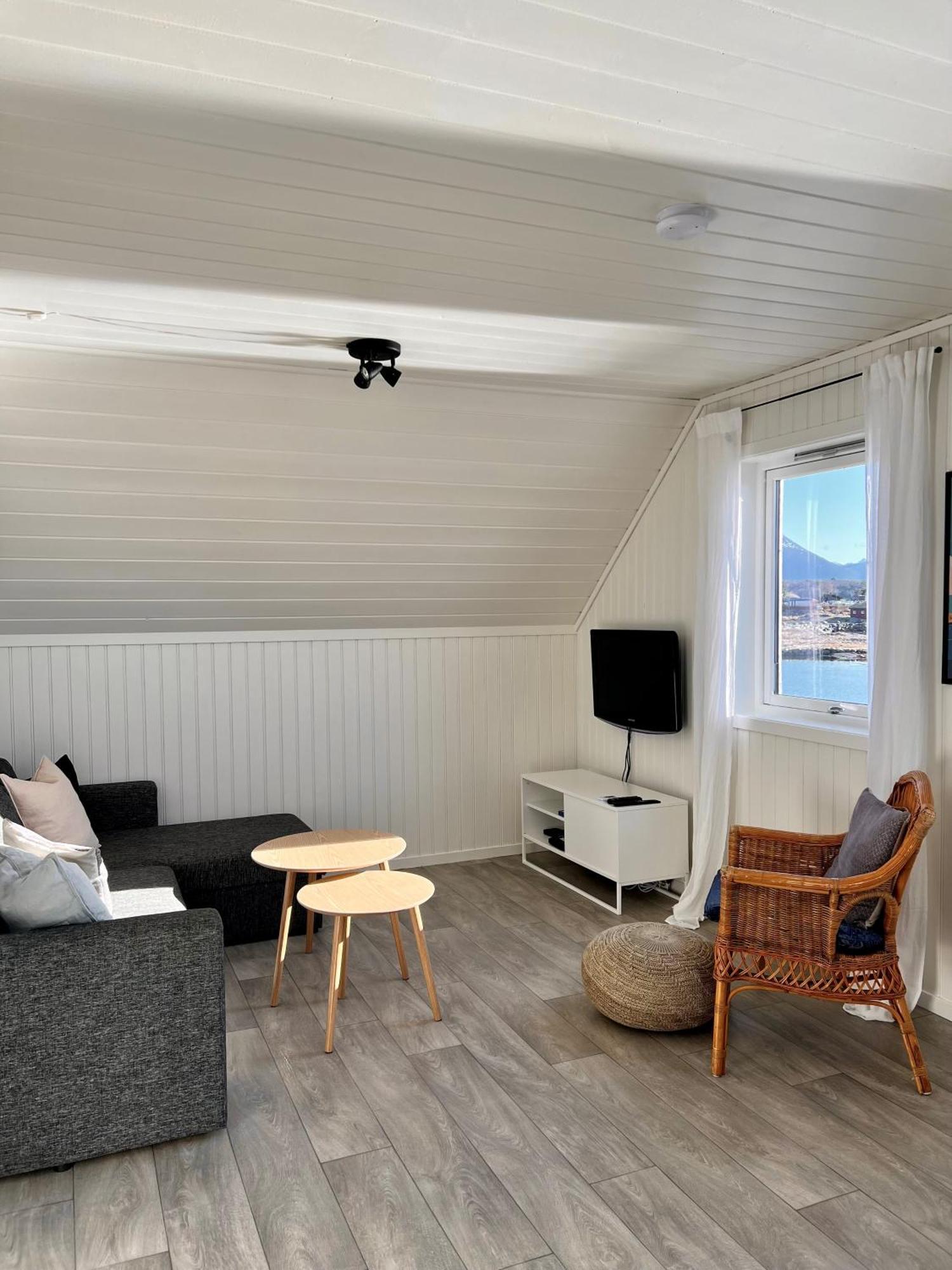 Waterfront Rorbu - By The Beach Bud Eksteriør billede